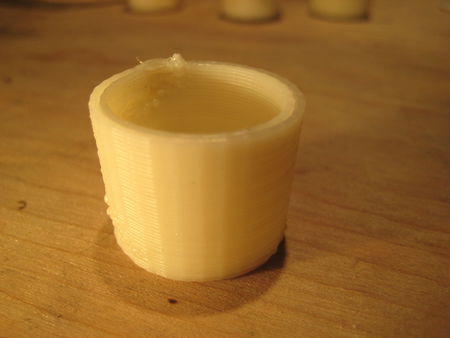 Распечатанная на 3D-принтере модель мини-кружки