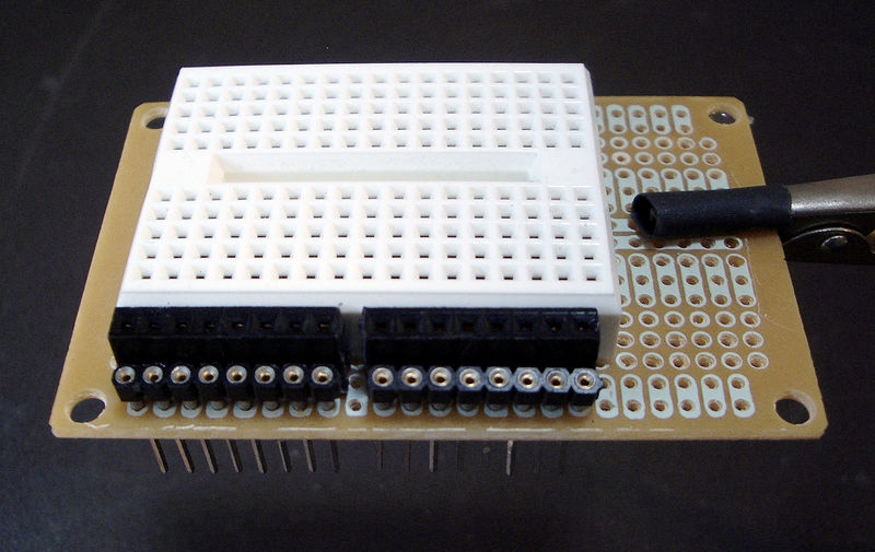 Файл:Arduino breadboard shield2.jpg
