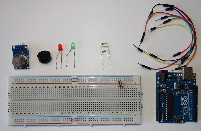 Guide for MQ-2 GasSmoke Sensor with Arduino 1.jpg