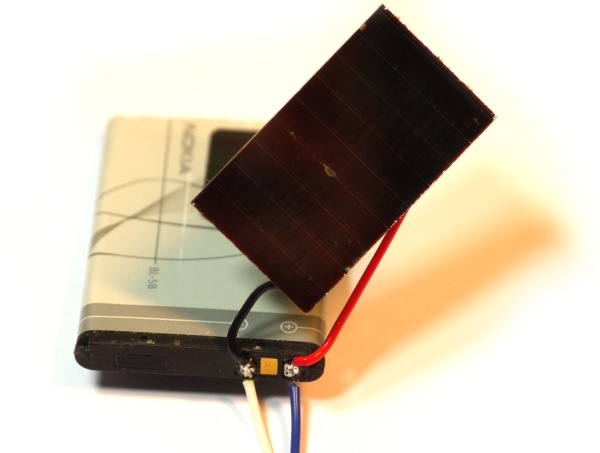 Файл:Small Solar Powered battery.jpg