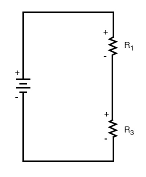 Рис. 9. Принципиальная электрическая схема в упрощённом виде, пока что на ней контур, включающий в себя источник питания и ближайшие резисторы с обеих сторон.