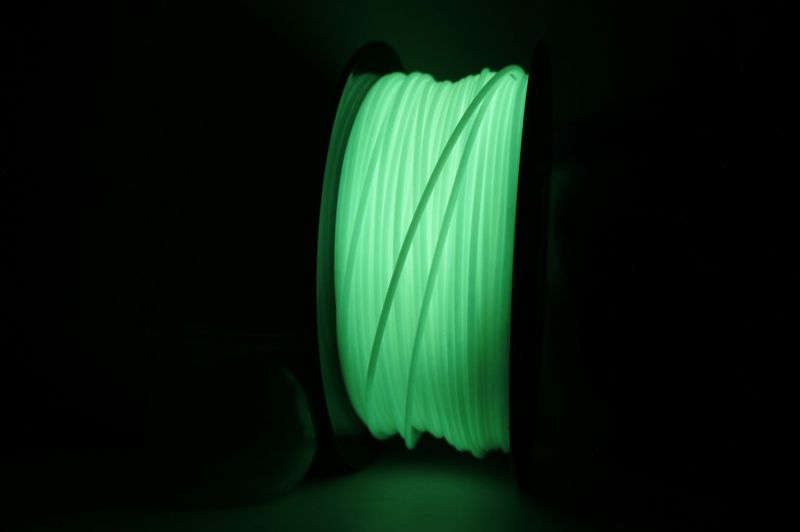 Файл:Glow-in-the-dark-Filament-roll-1024x681 1.jpg